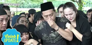 Ashanty merasakan firasat ini sebelum kepergian Ibunya, Ratu Farida Hanum.