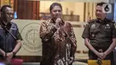 Menko Perekonomian Airlangga Hartarto memberikan keterangan usai menjalani pemeriksaan di Gedung Bundar, Kejaksaan Agung, Jakarta, Senin (24/7/2023).  (Liputan6.com/Faizal Fanani)