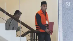 Anggota DPRD Lampung Tengah nonaktif Zainudin akan menjalani pemeriksaan penyidik di Gedung KPK, Jakarta, Rabu (10/7/2019). Zainudin diperiksa sebagai tersangka terkait kasus dugaan gratifikasi Rp 95 miliar menyetujui pinjaman daerah ke PT Sarana Multi Infrastruktur. (merdeka.com/Dwi Narwoko)