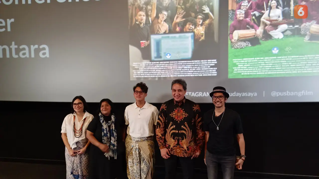 Orang di Balik Nada Nusantara.