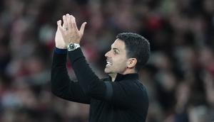 Wajah bahagia terpancar dari Mikel Arteta setelah Arsenal berhasil meraih kemenangan penting saat menjamu Burnley dalam lanjutan Premier League 2025/2026. Bermain di Emirates Stadium, Selasa (19/5/2026) dini hari WIB, The Gunners menang tipis 1-0 lewat gol Kai Havertz. (AP Photo/Kirsty Wigglesworth)