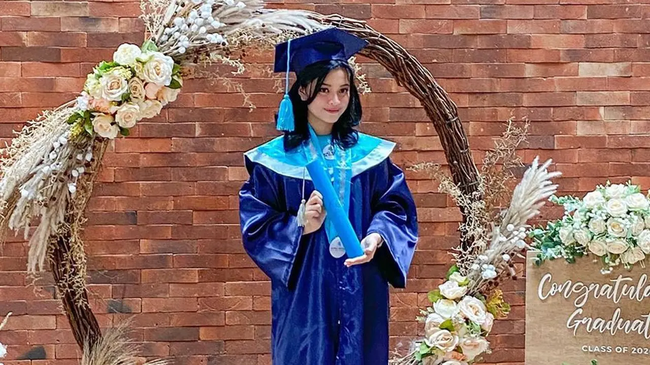 7 Potret Kelulusan Yoriko Angeline, Dapat Beasiswa Sejak SD Hingga Lulus SMA