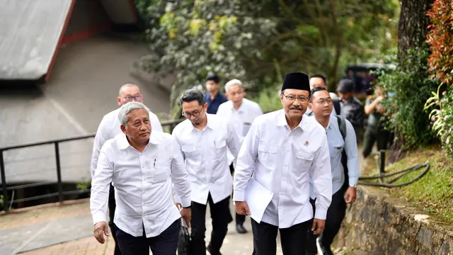 Presiden Prabowo Terima Laporan Gus Ipul soal Perkembangan Sekolah Rakyat