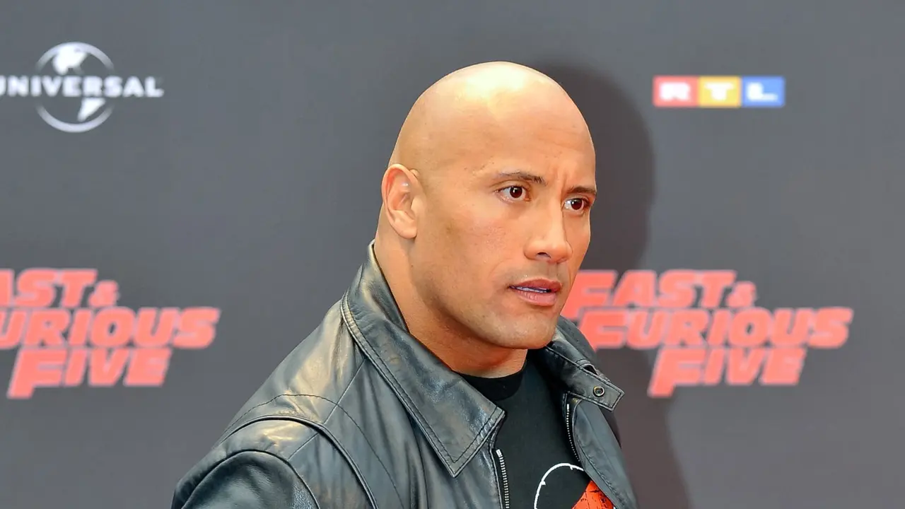 [Bintang] Dwayne Johnson