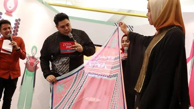 Ivan Gunawan berikan tips pakai hijab/copyright: KapanLagi.com