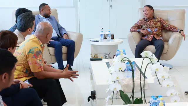 Foto: 10 Klub Liga 2 2022 / 2023 Curhat ke Menpora Ingin Kompetisi Tetap Dilanjutkan