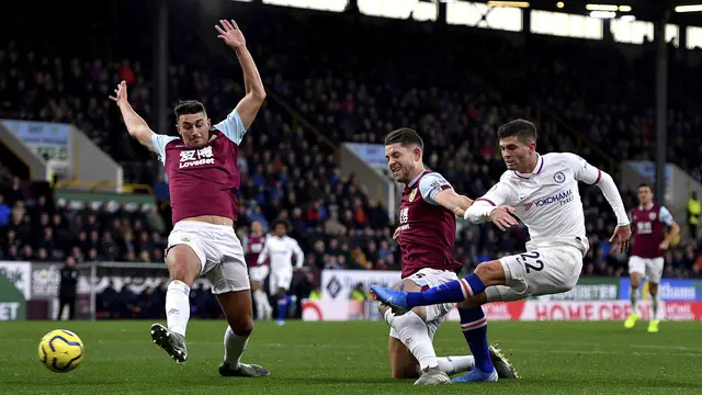 Chelsea Hajar Burnley 4-2, Pulisic Hattrick