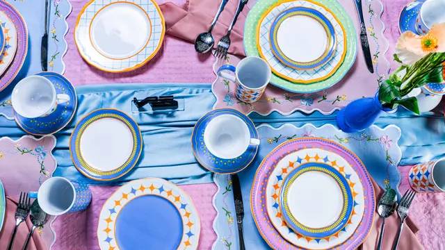 Koleksi alat makan ZEN Tableware x Nagita Slavina yang terdiri dari mug, cangkir, dan piring (Foto Dok: ZEN Tableware)