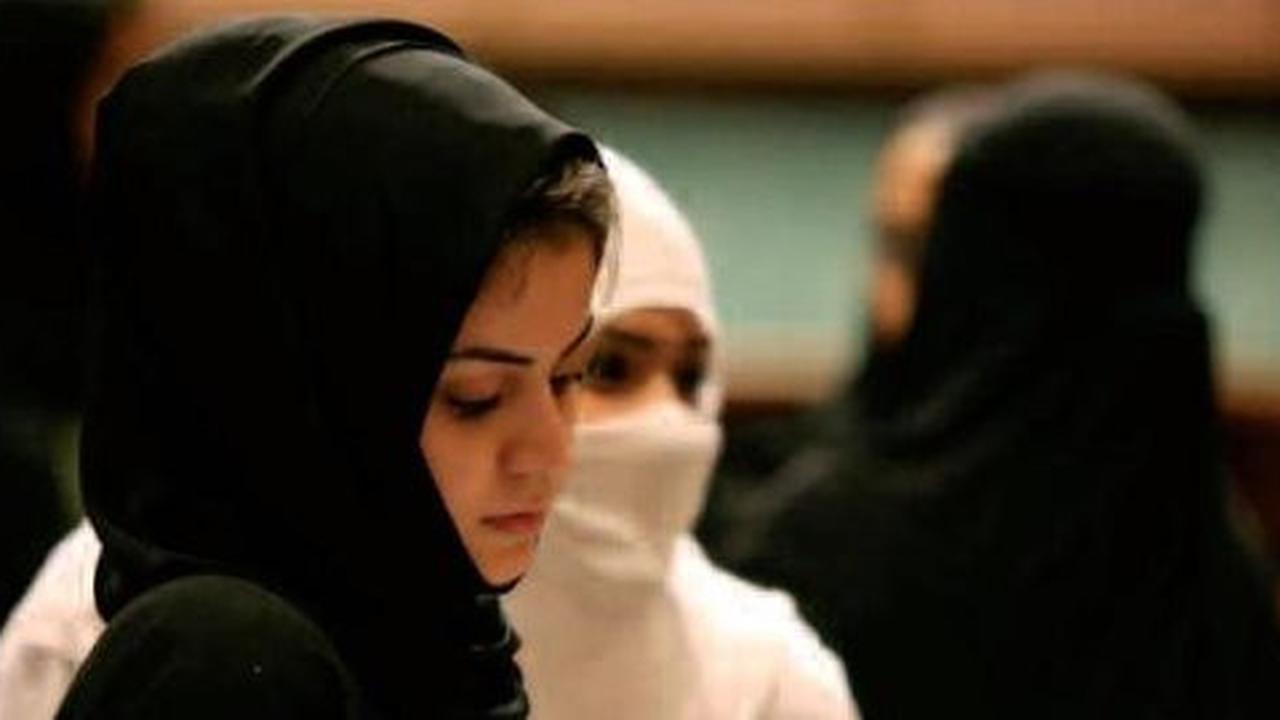 Gara-gara pake riasan mata, wanita Saudi dilecehkan polisi
