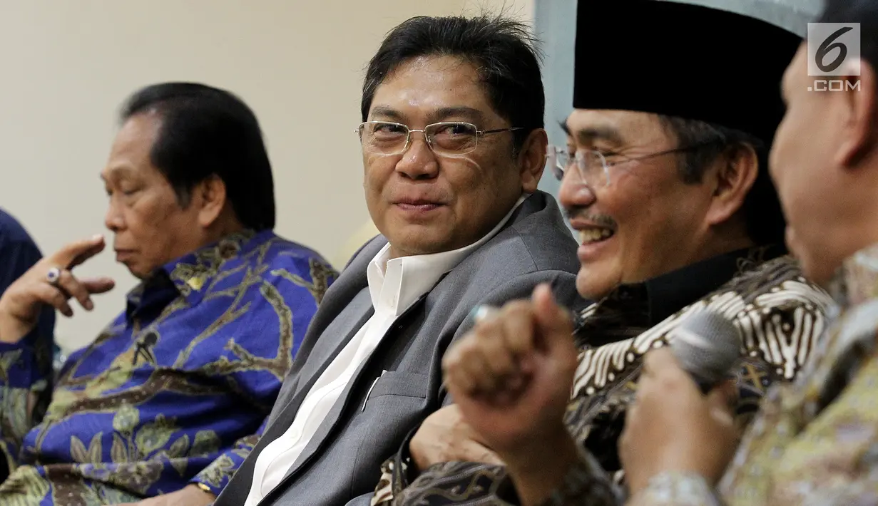 Wakil Ketua DPR RI dari Fraksi PDIP, Utut Adianto  dalam diskusi Dialektika Demokrasi di Kompleks Parlemen, Senayan, Jakarta, Kamis (2/8). Diskusi tersebut membahas 'Kinerja Legislasi DPR RI'. (Liputan6.com/Johan Tallo)