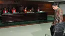 Mantan Kadishub DKI Jakarta, Udar Pristono menjalani sidang perdana kasus korupsi TransJakarta TA 2012 di Pengadilan Tipikor, Jakarta,Senin (6/4/2015). Sidang ditunda karena tim kuasa hukum terdakwa tidak hadir. (Liputan6.com/Herman Zakharia)