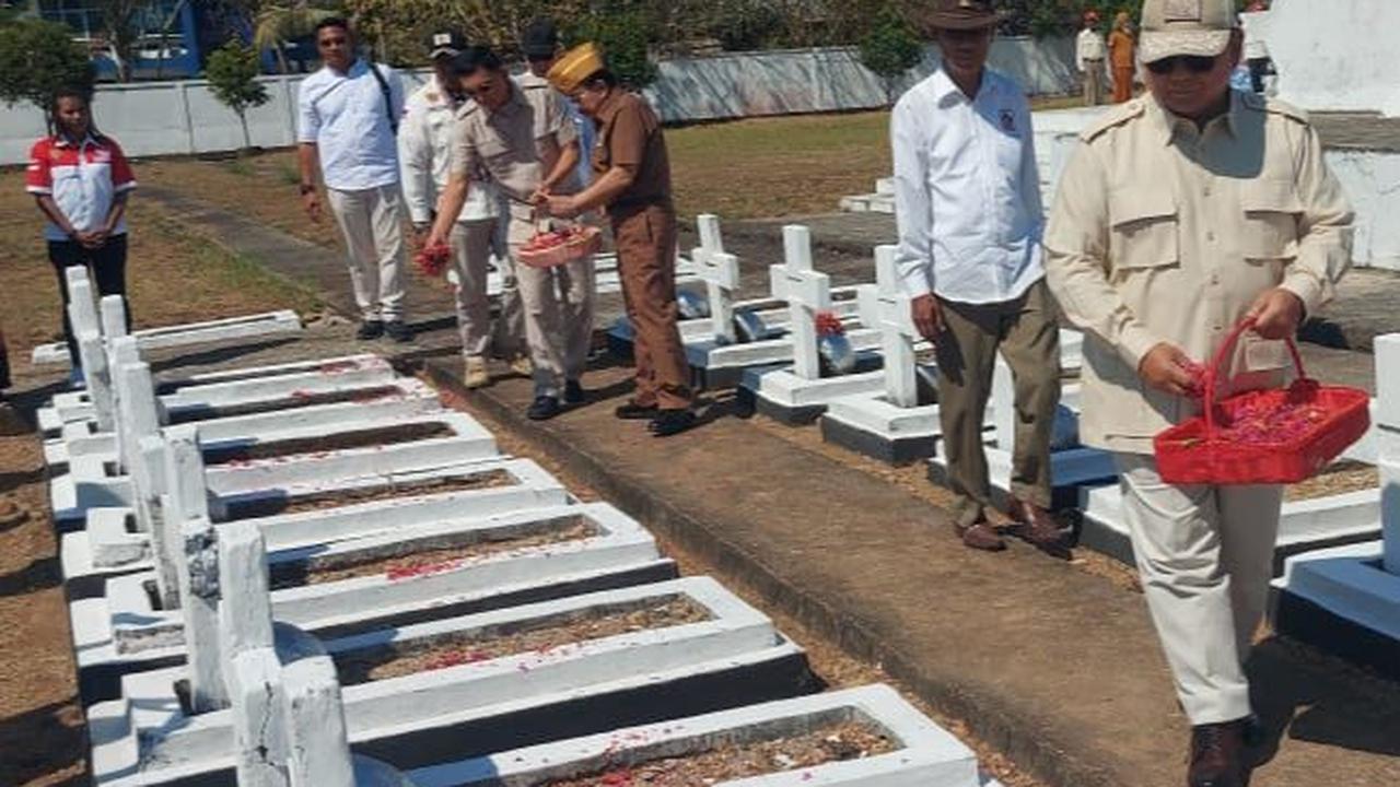 Kenang 48 Tahun Perang Timor Timur, Prabowo dan Hendropriono Ziarah ke TMP Seroja di NTT