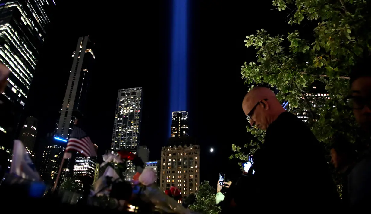 Tribute in Light dinyalakan untuk memperingati tragedi 11 September 2001 atau 9/11. (Leonardo Munoz/AFP)
