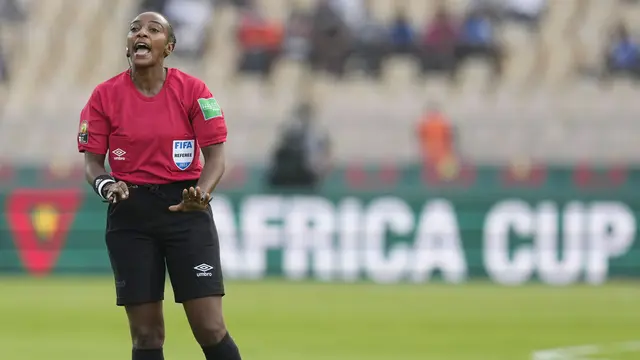 Foto: Potret Salima Mukansanga, Wasit Wanita Pertama Dalam Sejarah Piala Afrika