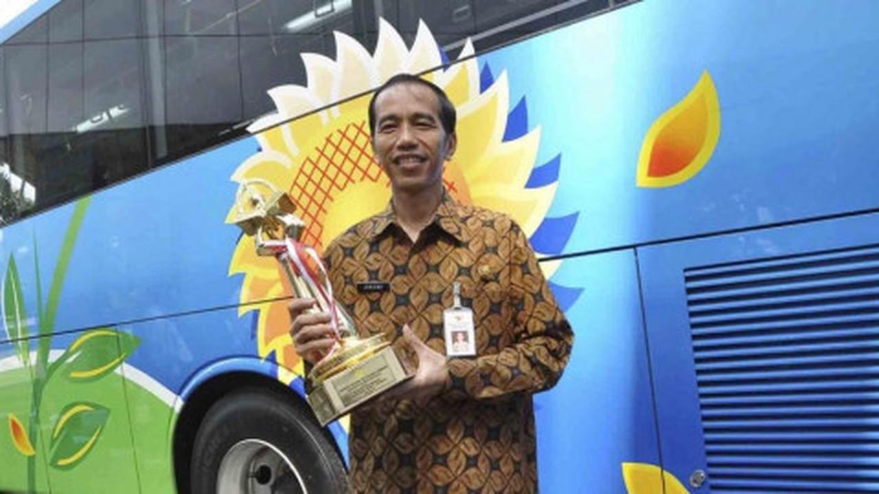 Penghargaan sebagai tokoh publik pilihan SPS