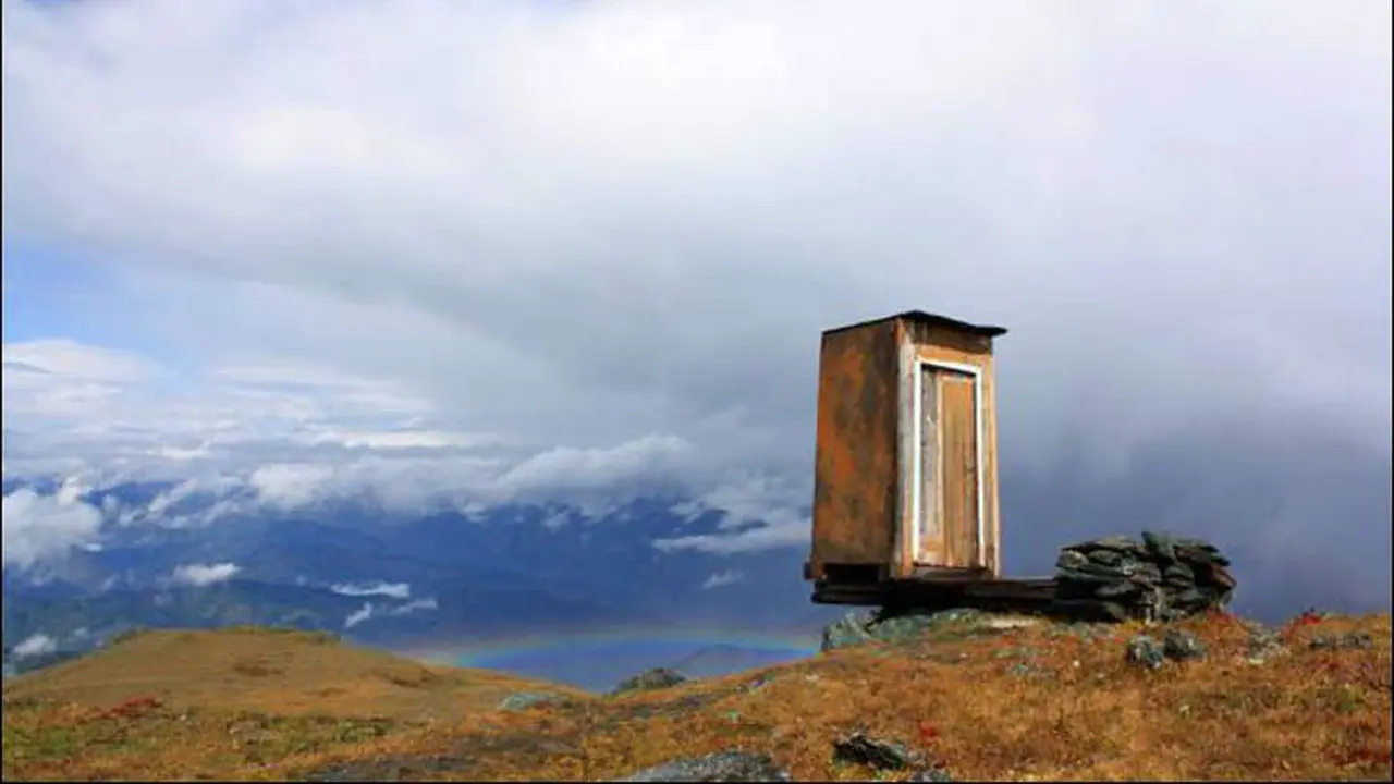 Pegunungan Siberia, Ada Toilet Paling Menantang di Dunia