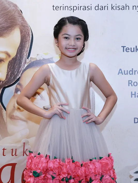 "Saya di sini berperan sebagai Angeline besar. Karakter Angeline itu dia orangnya baik, sabar, sopan, mentalnya sangat kuat dan pendiam. Angeline dibesarkan oleh orangtua angkat yaitu mama Roweina jadi mami Terry," imbuhnya. (Galih W. Satria/Bintang.com)