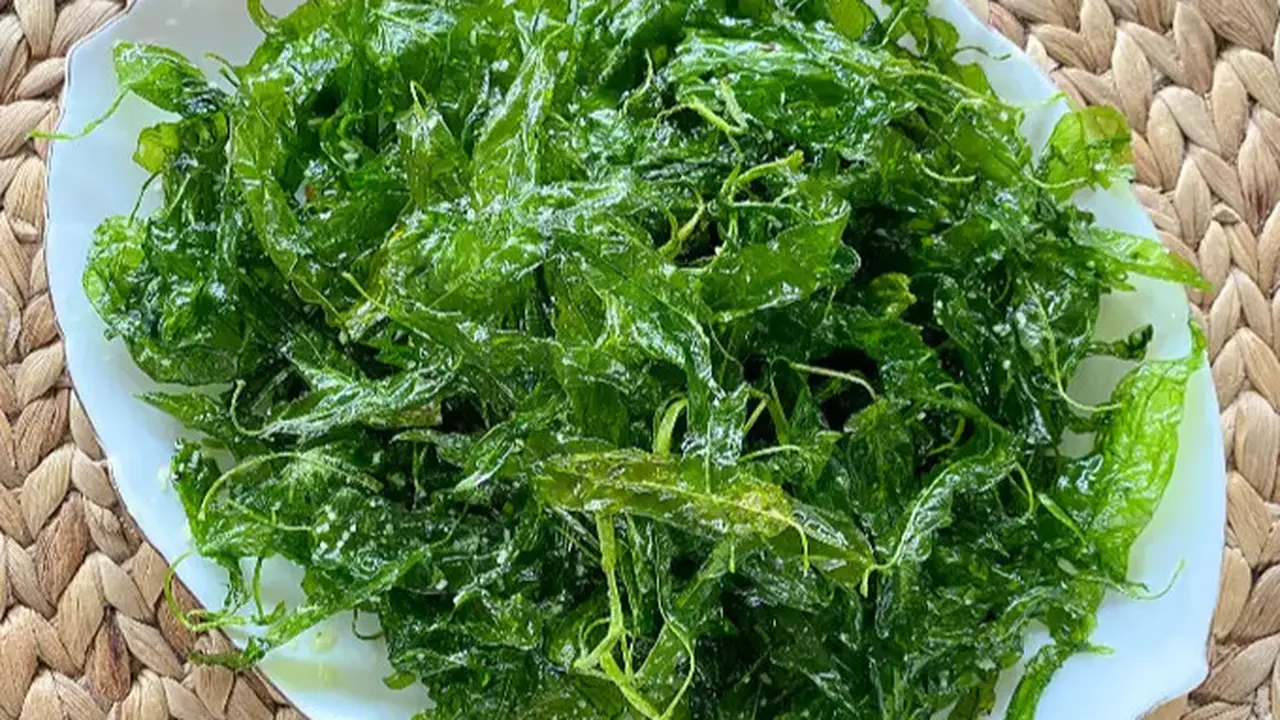 Cara Membuat Kangkung Krispi Tanpa Tepung, Teknik Ini Bikin Hasilnya Tetap Renyah