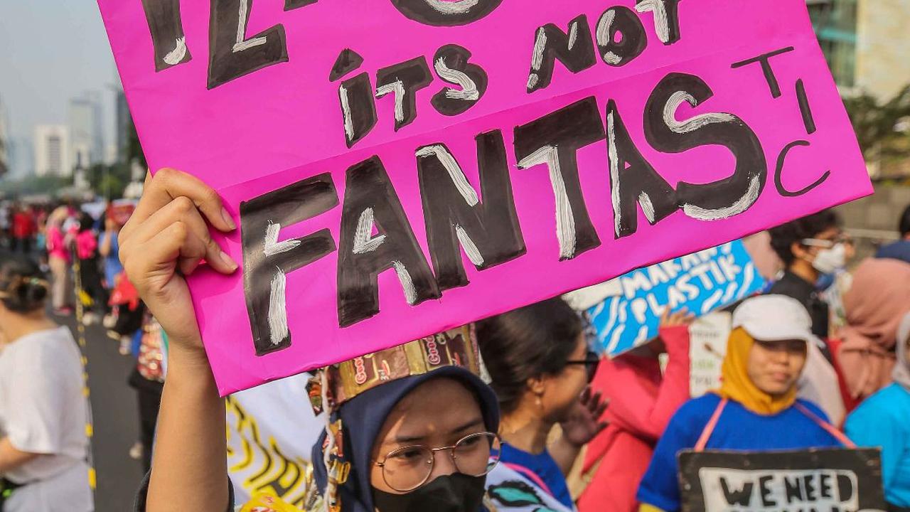 Pawai bebas plastik yang dilakukan ini diinisiasi oleh sejumlah organisasi lingkungan.