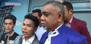 Nampaknya akan banyak kejutan yang terjadi, setelah Robby Abbas bebas dari penjara. Ia membeberkan inisial artis yang pernah ia bantu dalam bisnis ini. Siapa saja?