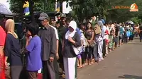 [VIDEO] Lurah dan Juragan Gabah Terima BLSM, Warga Miskin Protes