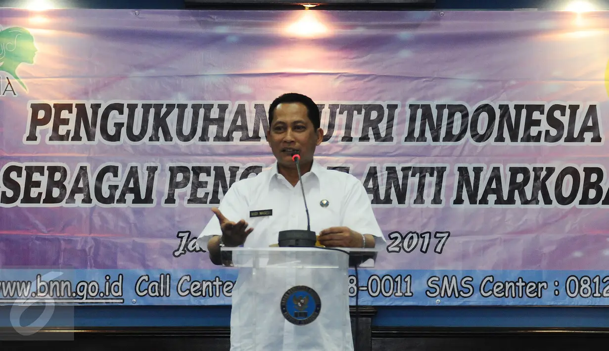 Kepala BNN, Budi Waseso saat memberikan pembekalan anti narkotika kepada finalis Puteri  Indonesia 2017 di Jakarta, Senin (27/3). BNN memberikan pembekalan anti narkotika kepada 38 finalis  Puteri Indonesia 2017. (Liputan6.com/Helmi Fithriansyah)