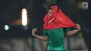 Pemain Timnas Indonesia U-19, Syahrian Abimanyu mengenakan rompi saat latihan perdana jelang laga melawan Jepang U-19 di Lapangan A Kompleks GBK, Jakarta, Kamis (22/3). Laga kedua tim digelar Minggu (25/3). (Liputan6.com/Helmi Fithriansyah)