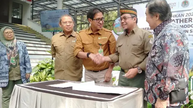 6 Komodo Pulang Kampung, Naik Pesawat Garuda ke Labuan Bajo
