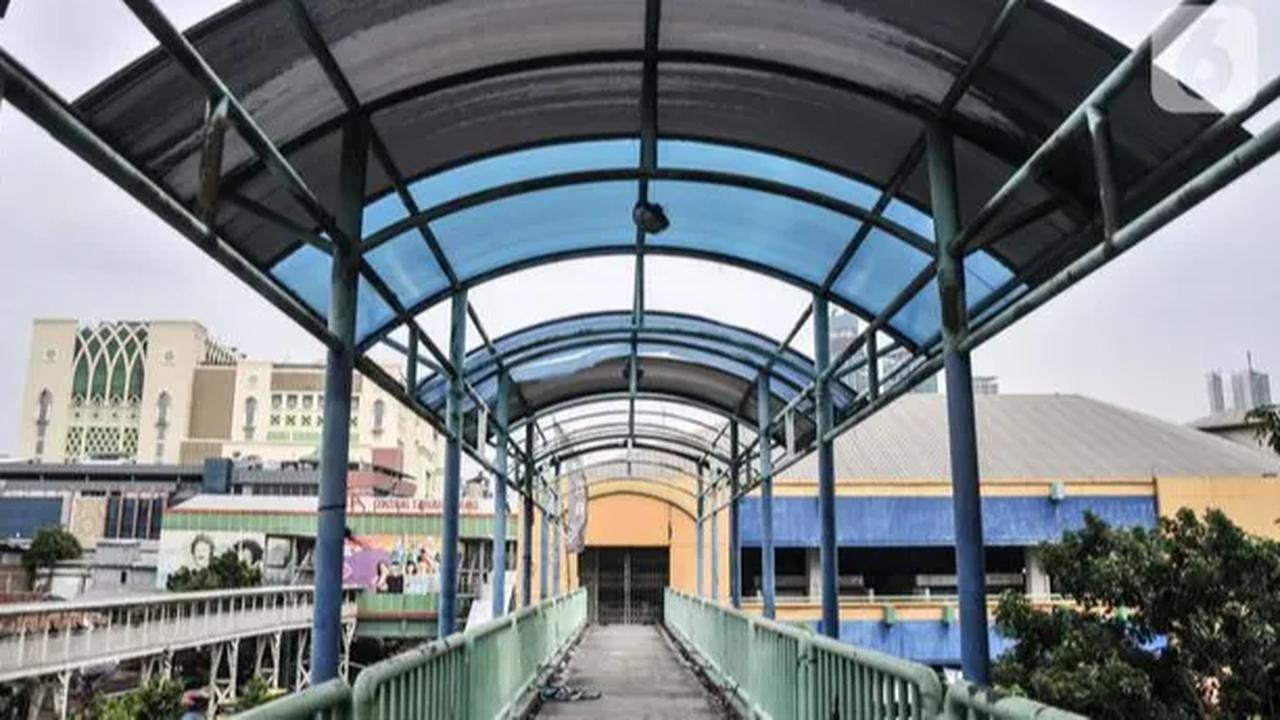 Komarudin memastikan, pihaknya langsung menindaklanjuti informasi yang beredar. Adapun, informasinya ada suatu tempat di Pasar Blok G dijadikan sarang narkoba.