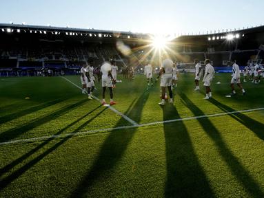 Real Madrid dan Eintracht Frankfurt akan bertarung untuk memperebutkan trofi UEFA Super Cup 2022. (AP/Antonio Calanni)