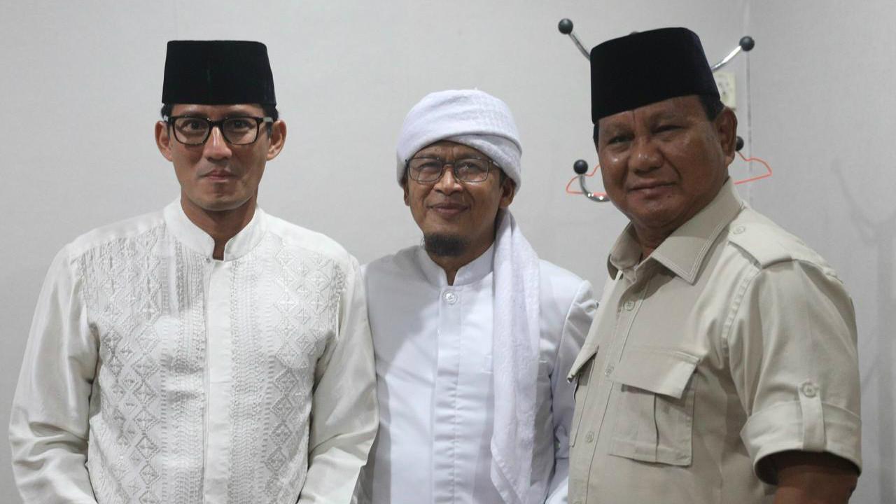 Capres dan cawapres nomor urut 02 Prabowo-Sandiaga bertemu Abdullah Gymnastiar atau Aa Gym.