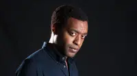Bintang 12 Year a Slave, Chiwetel Ejiofor dikabarkan akan menjadi penjahat dalam film James Bond terbaru.