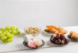 Sugar crash atau hipoglikemia reaktif terjadi saat tubuh menerima lonjakan gula berlebih setelah seharian berpuasa.  [Dok/freepik.com].