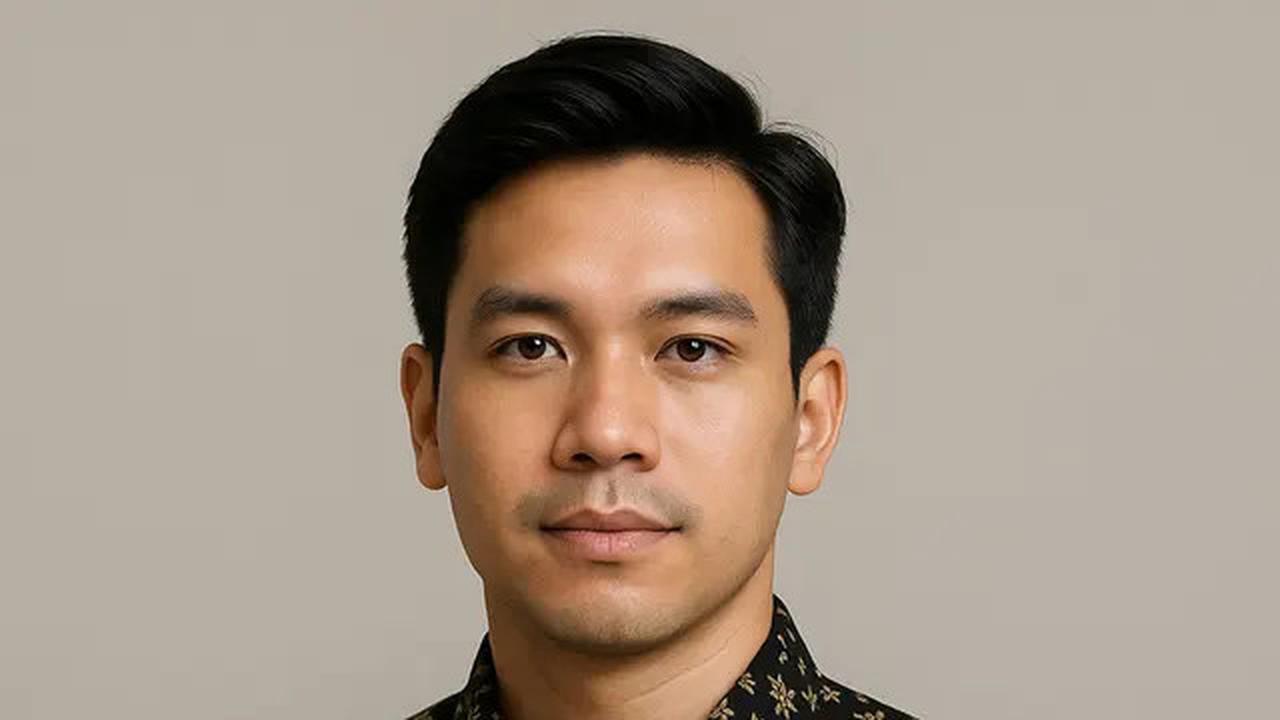 10 Model Baju Batik Pria Kombinasi Hitam, Ini Padu Padan yang Bikin Kamu Tampil Keren saat Kondangan