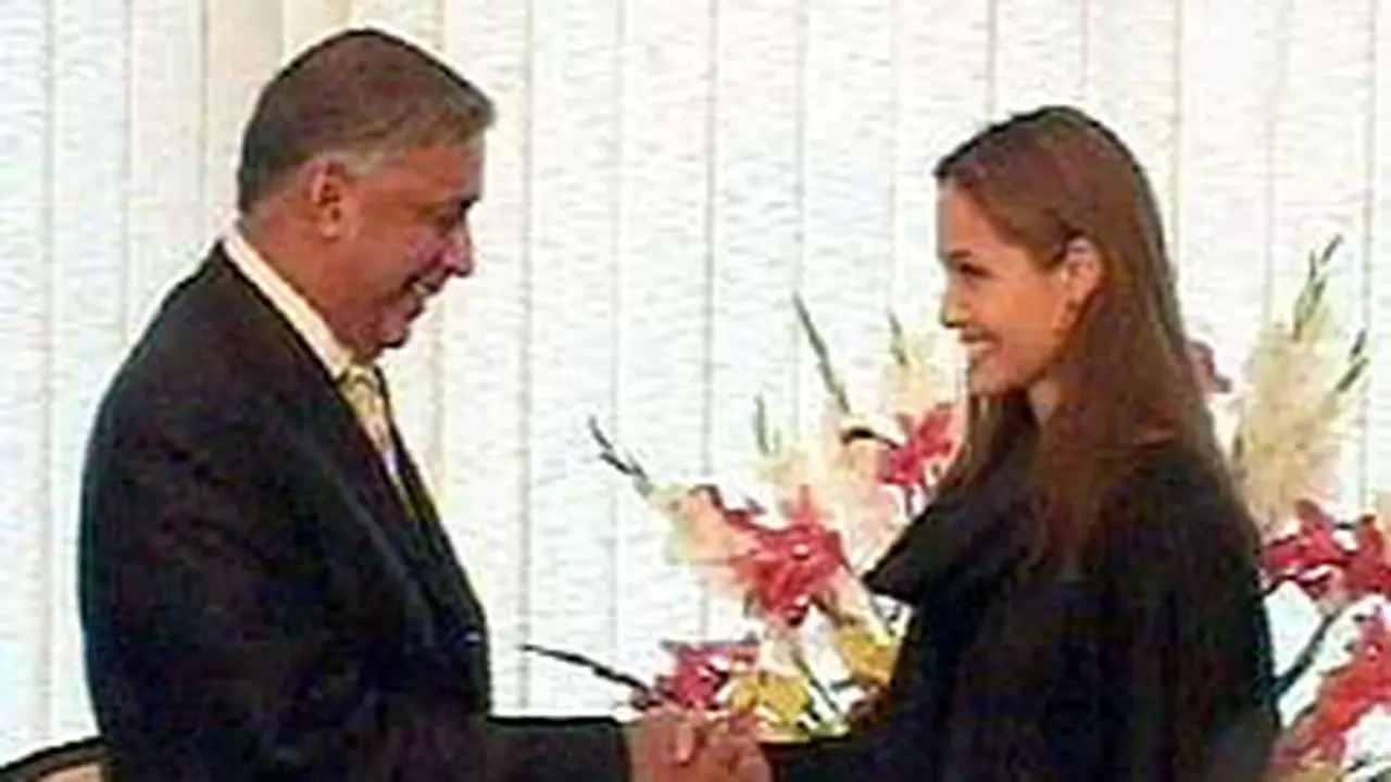 050505dLnAngelinaJ.jpg
