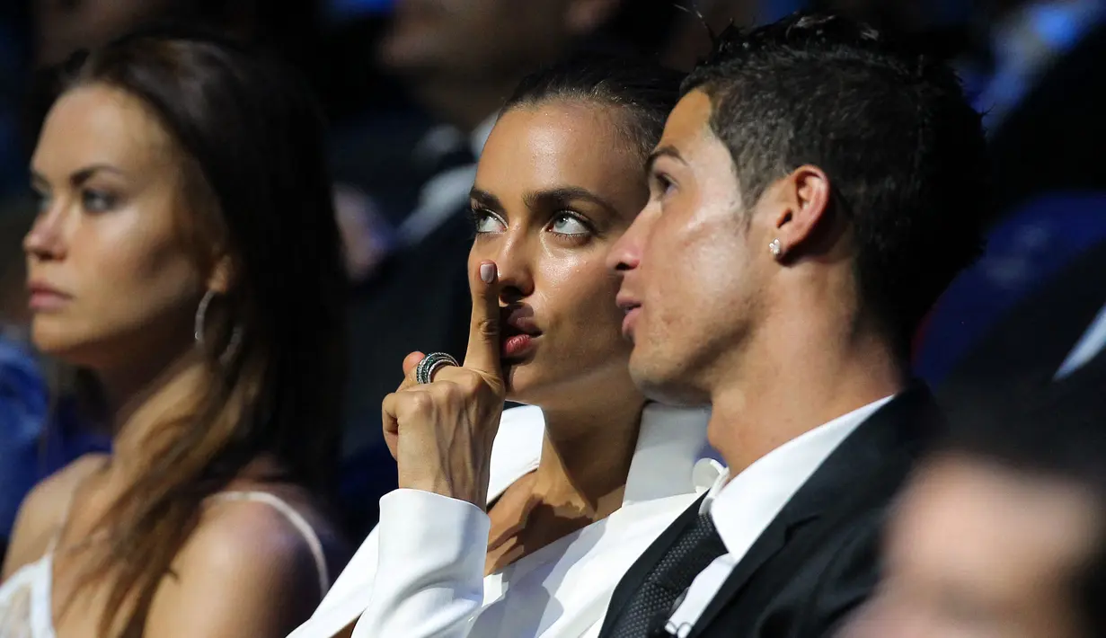 Irina Shayk - Model asal Rusia ini mulai berkencan pada tahun 2011, tapi putus setelah 4 tahun bersama. Kandasnya hubungan mereka lantaran Irina tak tahan dengan sikap CR7 yang sering berselingkuh. (Foto: AFP/Valery Hache)