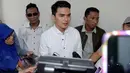 "Insya Allah enggak menyesal. Sudah dipertimbangkan, dan sudah solat istikharah dan keputusannya bercerai," kata Georgia Aisyah di ruang sidang menjawab pertanyaan Hakim Ketua. (Adrian Putra/Bintang.com)