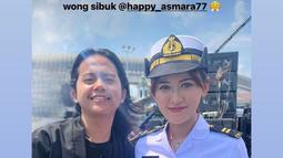 6 Potret Happy Asmara Manggung Pakai Kostum ala TNI AL, Curi Perhatian (sumber: Instagram/happy_asmara77)