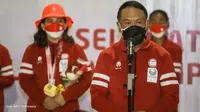 Menpora Zainudin Amali saat menyambut kedatangan kloter terakhir Kontingen Indonesia dari Paralimpiade Tokyo 2020. (Dok. NPC Indonesia)