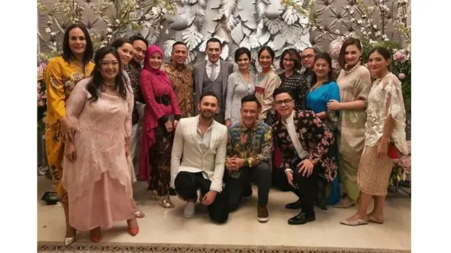 Di acara pernikahan Cut Tari ini terasa seperti reunian para seleb Tanah Air.