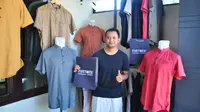 Mantan gelandang Arema FC, Dio Permana, saat ini tengah fokus menjalani usaha baju muslim, FIVETIMES. (Bola.com/Iwan Setiawan)
