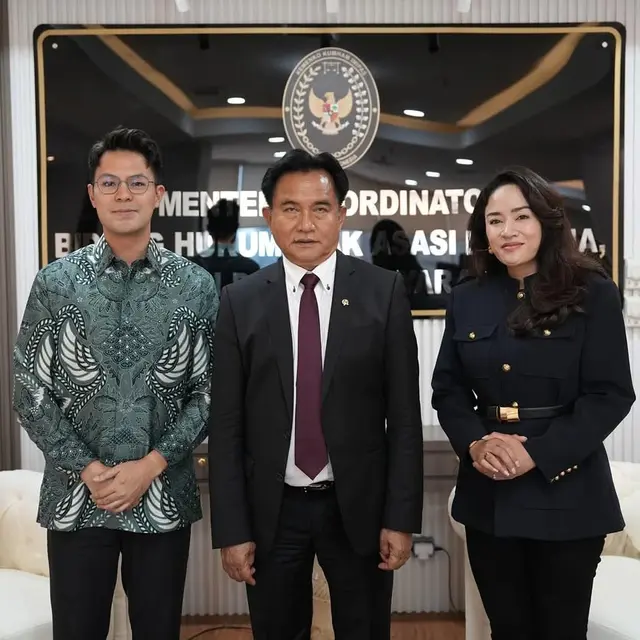 Model Batik Fero Walandouw Yang Kini Fokus Jadi Komisaris/Instagram @fero_walandouw