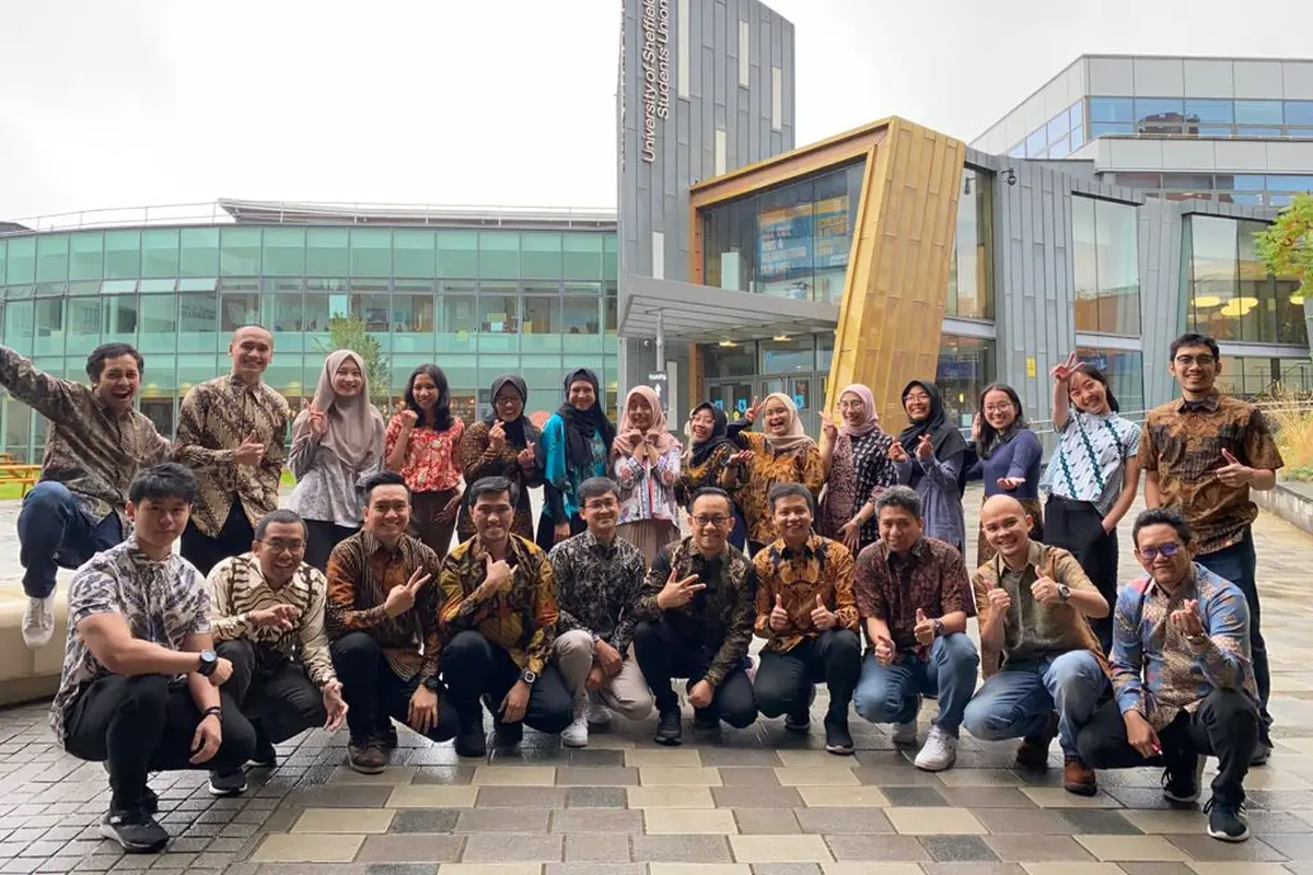 Unik, Begini Cara Pelajar Indonesia di Inggris Rayakan Hari Batik Nasional