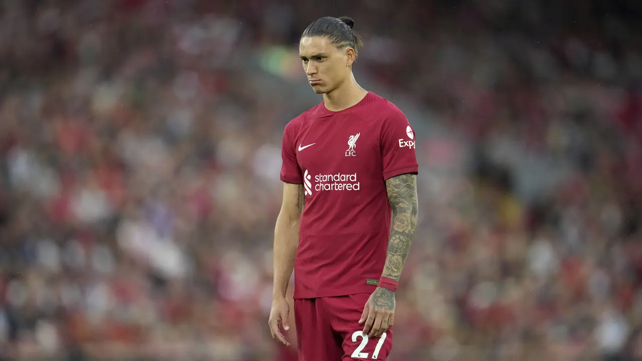 Foto: Debut di Kandang, Darwin Nunez Malah Dapat Kartu Merah dan Gagal Persembahakan Kemenangan Perdana Liverpool di Liga Inggris