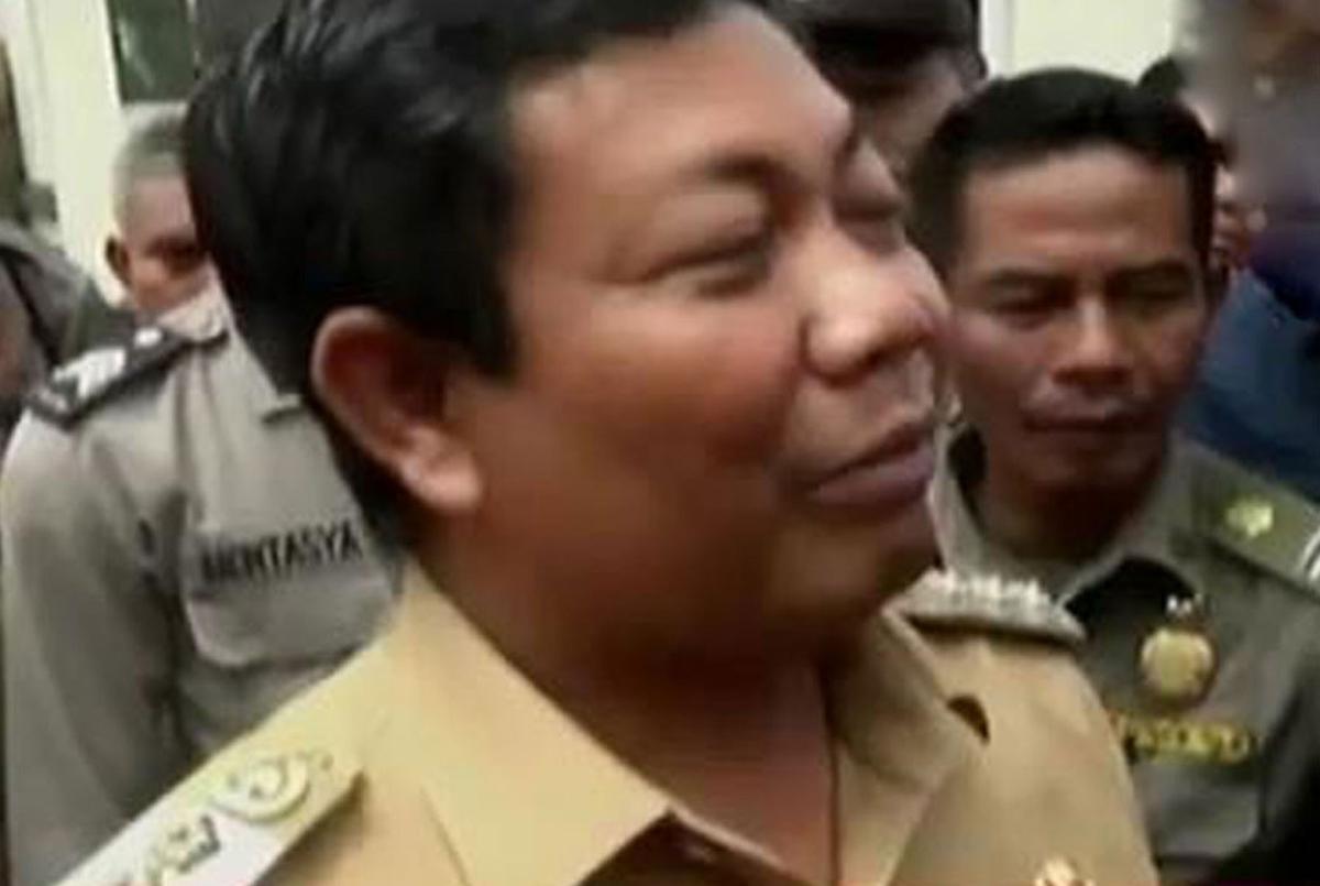 Bupati Ahmad Yantenglie