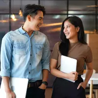 Office Romance, 7 Zodiak yang Gampang Jatuh Cinta dengan Rekan Kerja./Copyright depositphotos.com/freebird7977