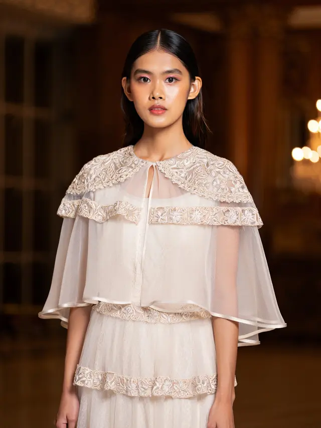 Brokat Cape Layer Panjang Minimalis Glamor