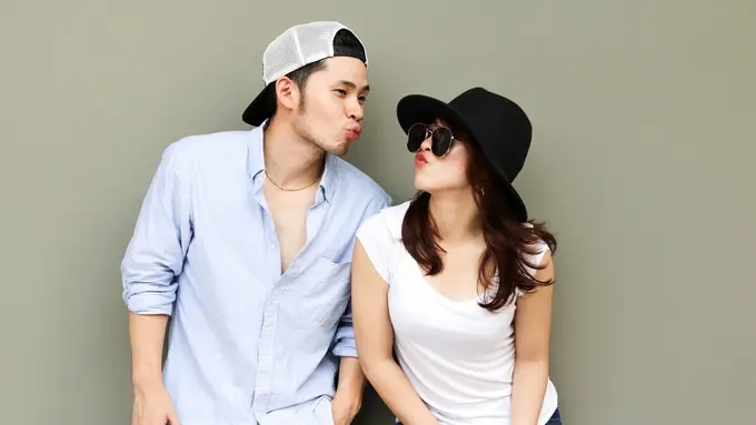 couple cinta bahagia lucu