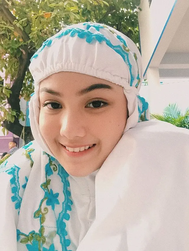 6 Potret Aisyah Aqillah Saat Pakai Hijab Ini Tuai Pujian