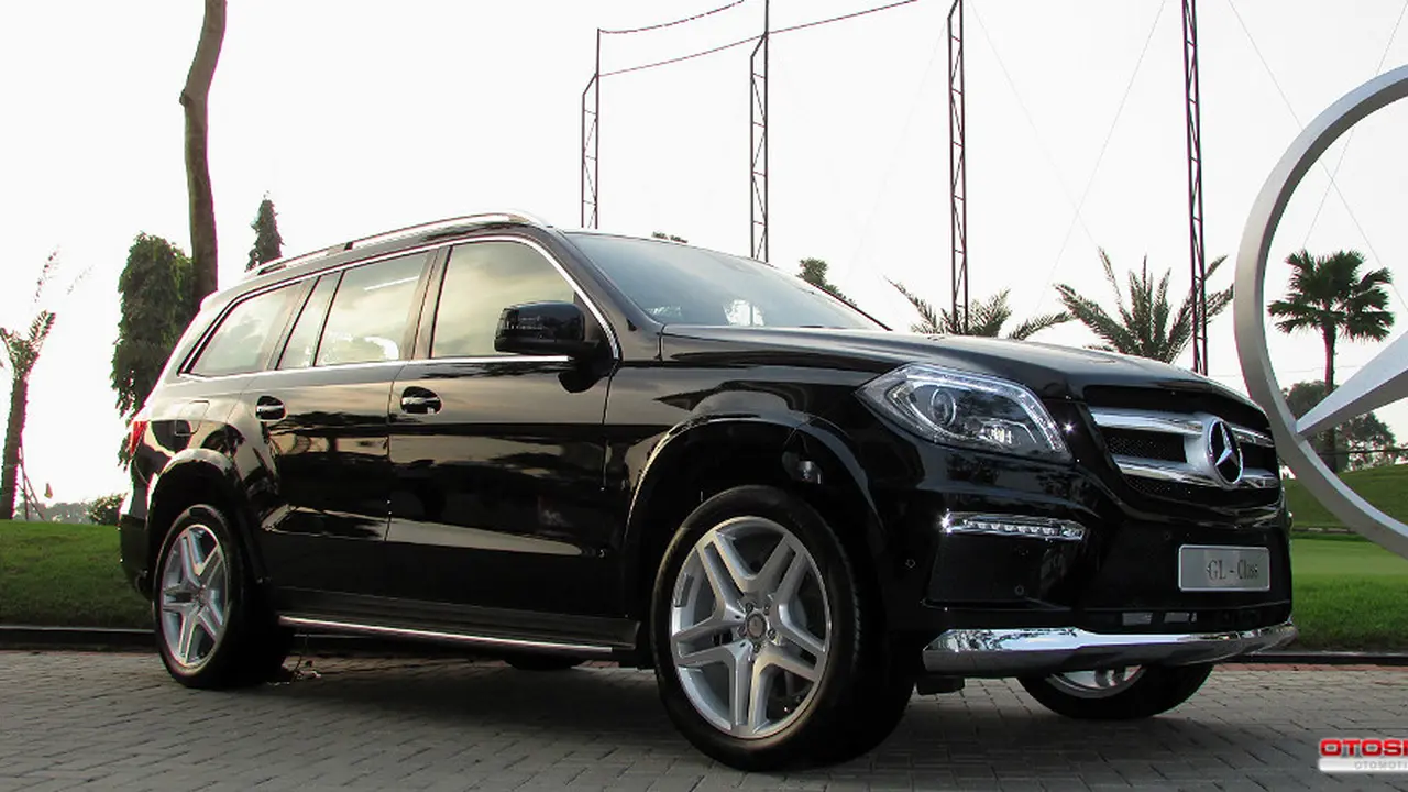 SUV Premium Mercedes-Benz (foto: Hafid)